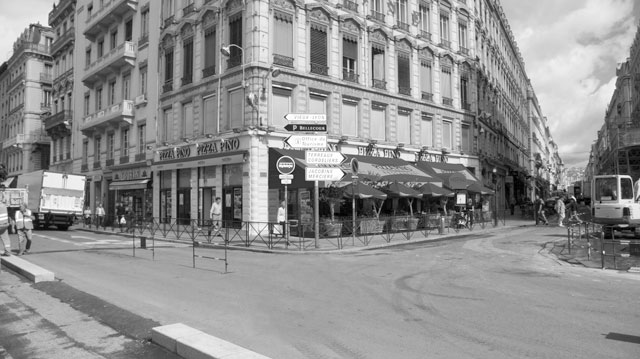 Facade Pino après Restaurant